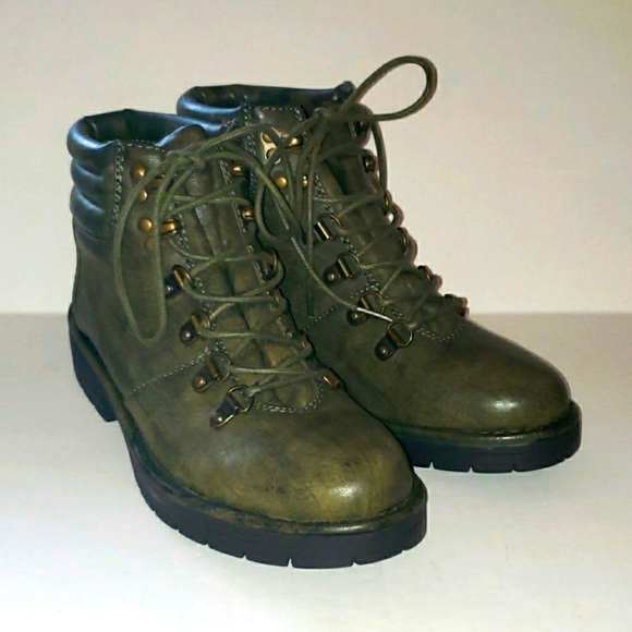 🔥FINAL PRICE🔥Seven Dials NWOT Hiking Type Boots - Picture 2 of 6